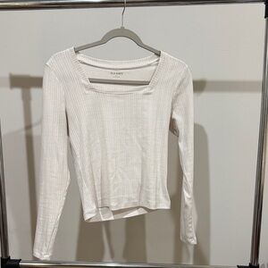 Old Navy Women's Ivory Long Sleeve Tee